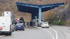 Blokirani administrativni prelazi Jarinje i Brnjak