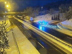 Veliki snijeg zameo Hrvatsku, HAK izdao upozorenje