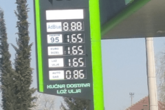 PO LITRU UZIMALI 0,40 KM Naftaši smanjuju cijenu goriva od kada im je država STALA NA PUT