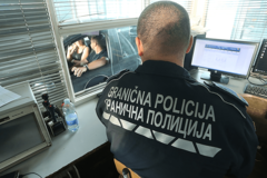 UHAPŠENI NA GRANICI Policija spriječila ilegalni prelazak 12 migranata