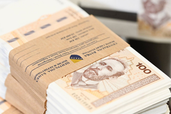 Građanima Srpske danas na račune stiže 46,5 miliona KM