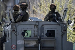 UŽIVO /VIDEO/ "Rusi su ušli"; Granatiran železnički most u Dnjepru; Američki dobrovoljci imali vatreno krštenje