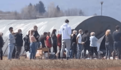 “NE DAJ BOŽE NIKOME” Opšti haos u karantinima u FBiH, zadržani ŠTRAJKUJU GLAĐU