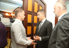 Buran početak sjednice Skupštine grada Banjaluka: Rasprava Stanivukovića i Ilića, majice odbornika PDP izazvale svađu