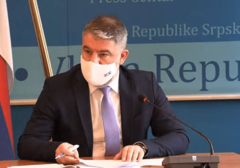 "Izdvojeno 7,25 MILIONA KM" Šeranić poručio da Srpska nabavlja još 160.000 doza kineske vakcine