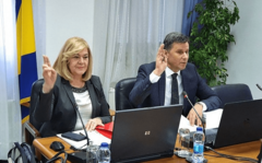 Vlada u tehničkom mandatu bjesomučno se zadužuje, Federacija tone u dužničko ropstvo