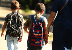 Migracije i natalitet PUSTOŠE UČIONICE: Za godinu dana iz Srpske otišlo 460 osnovaca
