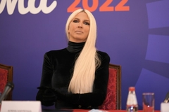 Prva fotografija Karleuše nakon što je supruga optužila za nasilje (FOTO)