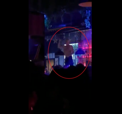 HIT IZ MOSTARA/VIDEO/ -ZDRAVKO MAMIĆ se skinuo , popeo na šank i pjeva „ĐURĐEVDAN“
