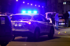 HAOS U BEOGRADU: Gost lokala se automobilom zaletio u izlog