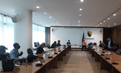 PROBALI DA UŠTEDE 700.000 KM Nije usvojen izvještaj o reviziji troškova prevoza parlamentaraca