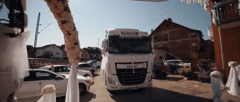 ĆANA KAMIONOM UPALA NA SVADBU Nastup pjevačice u Novom Gradu ZAPALIO društvene mreže (VIDEO)