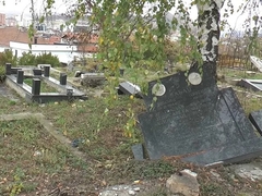 Tužna i sramotna slika u južnoj Kosovskoj Mitrovici: Srbi zatekli srušene spomenike