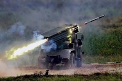  Rusi u Abu Dabiju predstavili raketni sistem, moćniji od američkih HIMARS-a /VIDEO/