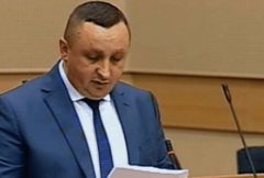 Visokorangirani članovi PDP organizovali korona žurku: Bivši narodni poslanik MRTAV PIJAN OMETAO POLICIJU