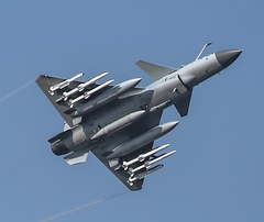 Pakistanci oduševljeni kineskim avionima, ismijavaju francuske Rafale: "Bijedno su propali"