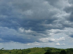 SUTRA oblačno sa padavinama