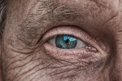 Kako da otkrijete uzrok podočnjaka i uspješno ih uklonite