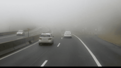 Kolovozi klizavi, magla smanjuje vidljivost