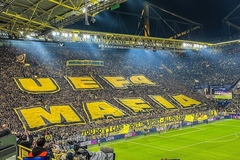 "UEFA Mafia!": Koreografija navijača Borussije Dortmund obišla  Evropu