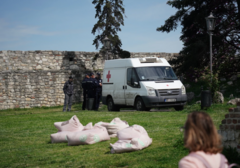 Prve fotografije sa mjesta tragedije: Policija blokirala tvrđavu, sumnja se da se muškarac UBIO (FOTO)