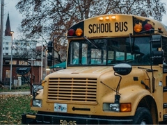 Školski autobus uletio u grupu učenika: Poginulo najmanje 11, povrijeđeno 13