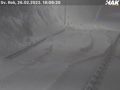 Snijeg napravio haos u Hrvatskoj, otvoren prihvatni centar za blokirane putnike 