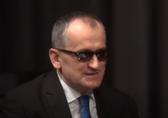 "Incko nastavlja Prvi svjetski rat" Galijašević ističe da odlazeći visoki predstavnik nema ovlaštenja da donosi zakone u BiH