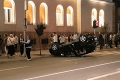 Saobraćajka u centru Banjaluke, automobil završio na krovu