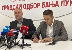 Topić pred sjednicu Skupštine: Stanivuković hoda i obećava narodu, a onda se nama servira da sve prihvatimo