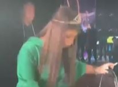 Ovo niste imali prilike da vidite: Miljana Kulić ispred studija IZVADILA ULJE, pa se mazala