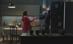 Vučić sada i bukvalno iskače i iz frižidera /VIDEO/