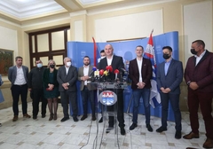 "Očekujemo da gradonačelnik isplati naknadu zdravstvenim radnicima" Ovo je poruka skupštinske većine nakon odluke Ustavnog suda