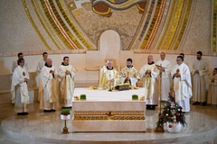 Ponoćke širom BiH označile početak proslave Božića, stigli hodočasnici iz cijelog svijeta