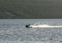 Tragedija u moru: Skuterom usmrtio turistu pa pobjegao