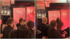 Žestoka tuča u Parizu: Letjele stolice i baklje u sukobu navijača (VIDEO)