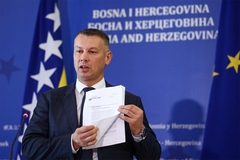 Nešić predao dokumentaciju, traži istragu protiv Šmita