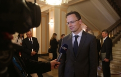 Ministar spoljnih poslova Mađarske Peter Sijarto: Mađarska će uložiti veto ako EU pokuša uvesti sankcije Dodiku