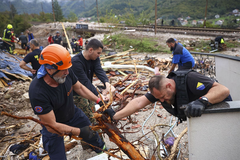 Raste broj žrtava u katastrofalnim poplavama, pronađene još dvije osobe