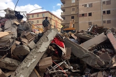 Srušila se zgrada u Turskoj, zatrpano najmanje 10 ljudi