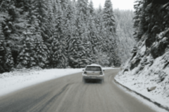 Ugažen snijeg na kolovozu, preko prevoja potrebni lanci