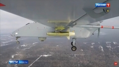 Moskva objavila snimak borbenog drona FORPOST-R u akciji protiv ukrajinskih snaga (VIDEO)