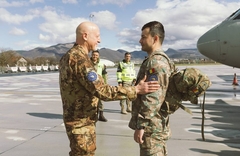 Prvi vojnici iz rezervnog sastava EUFOR-a stigli na sarajevski aerodrom (FOTO)