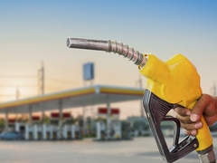 U Dubaiju niko ne gleda cijenu kad toči gorivo