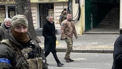 BERNAR ANRI LEVI  U UKRAJINI Prošetao kroz Odesu sa bivšim komandantom bataljona "Ajdar",sadašnjim guverneron Odese
