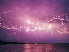 Jaka munja izazvala požare na Tasosu