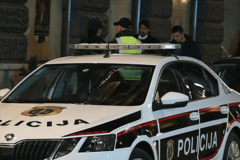 VEĆA MATERIJALNA ŠTETA Automobil udario u zaštitnu ogradu tramvajske stanice u Sarajevu