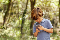 Djeca koja PREVIŠE koriste telefone mogu imati probleme u ponašanju