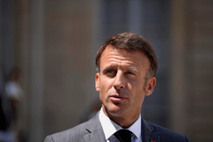 Makron: Zapad da preuzme veću odgovornost za Ukrajinu, nije vrijeme za kukavičluk