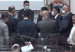 Prepirke i pauze posvađale Topića i Ilića: Sjednica Skupštine grada prekinuta, nastavak sutra